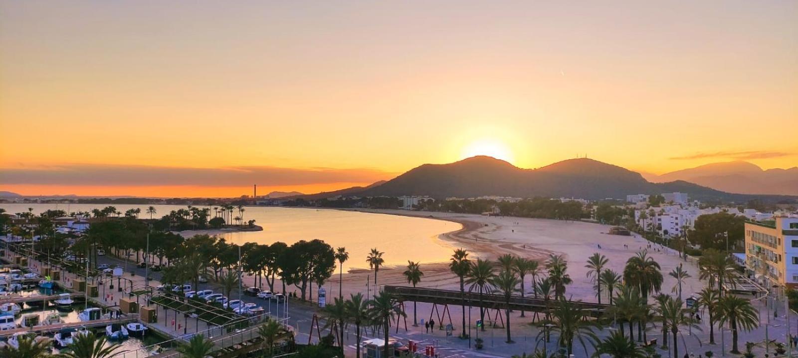 Apartamento Tranquilo Con Vistas Al Mar. *